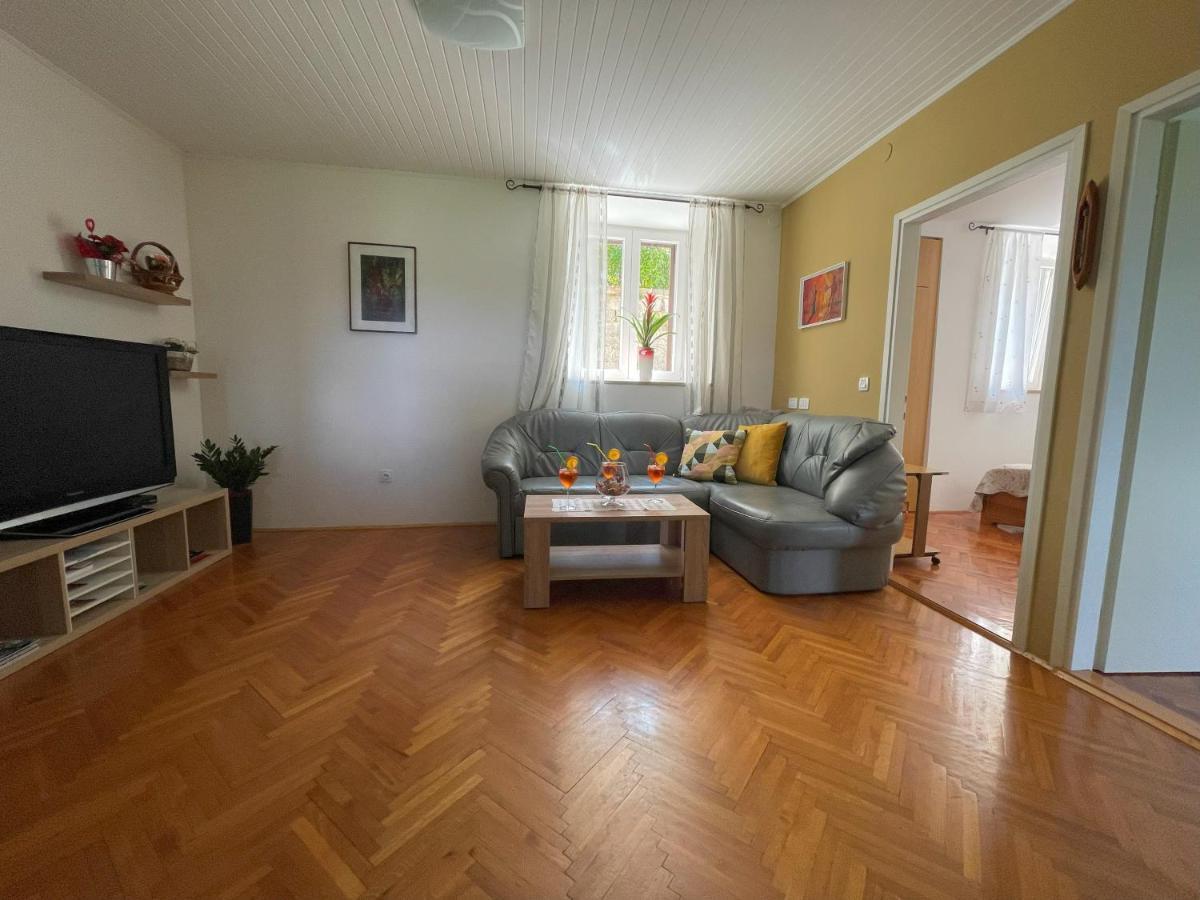Apartment Kastel パジン エクステリア 写真