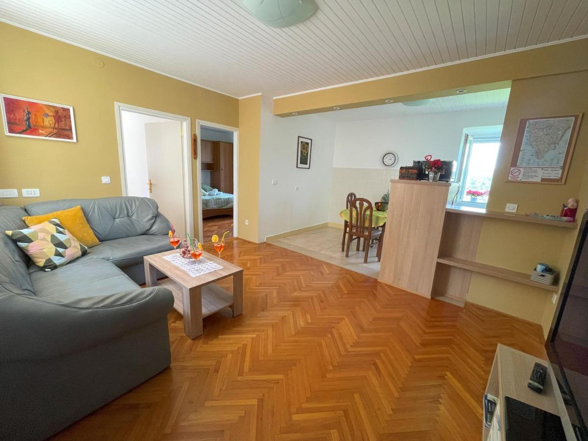 Apartment Kastel パジン エクステリア 写真