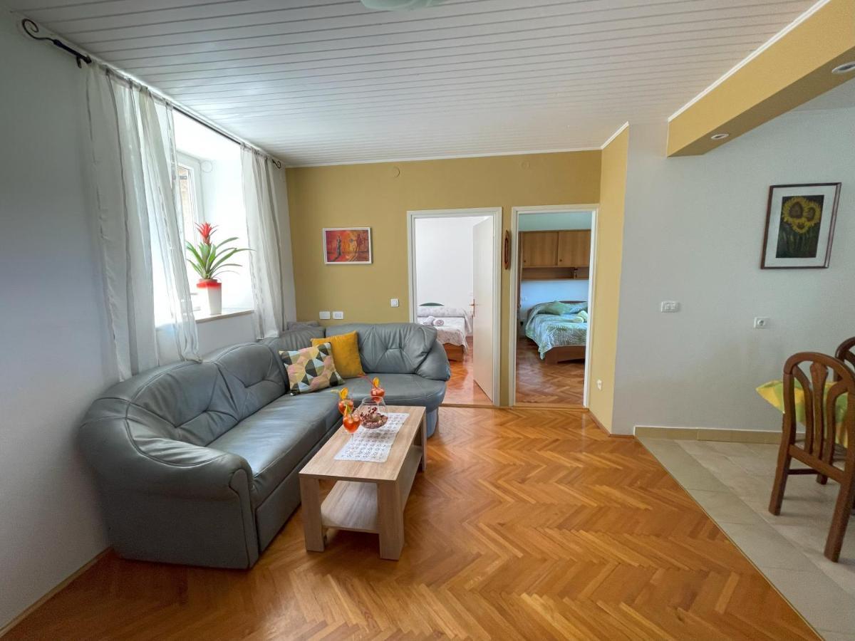 Apartment Kastel パジン エクステリア 写真